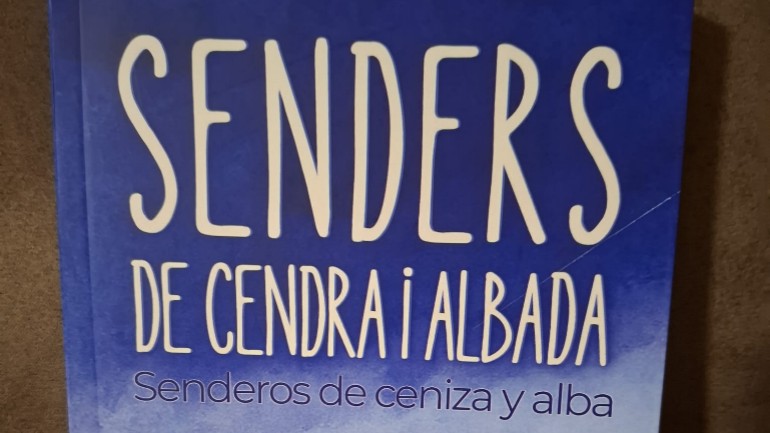 Senders de cendra i albada by Poetes per la Llum
