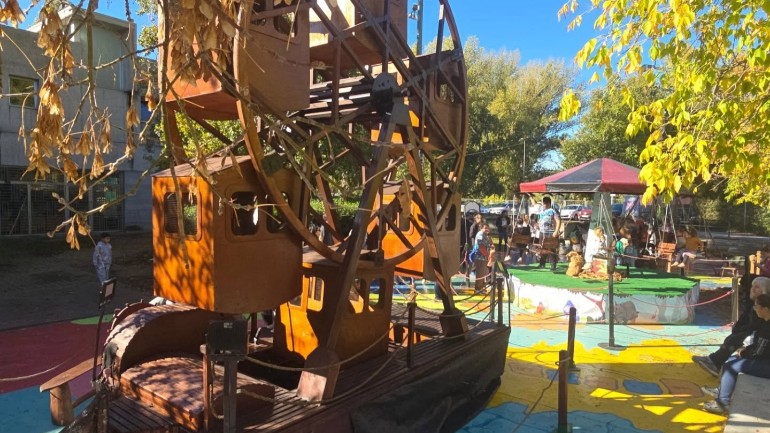 Sustainable attractions