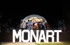 Festeja'T el monar'T