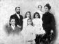 Girona family 4. Family portrait. 1900 ca. Author: Octavi Unal.