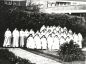 Schiedam religion 3. Dominican nuns in the garden of the Sint Liduina nursing home, date unknown. Author: unknown.